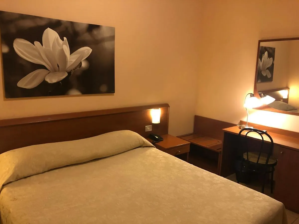 Hotel Paradiso Милан