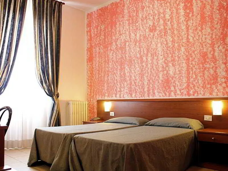 Hotel Paradiso Милан