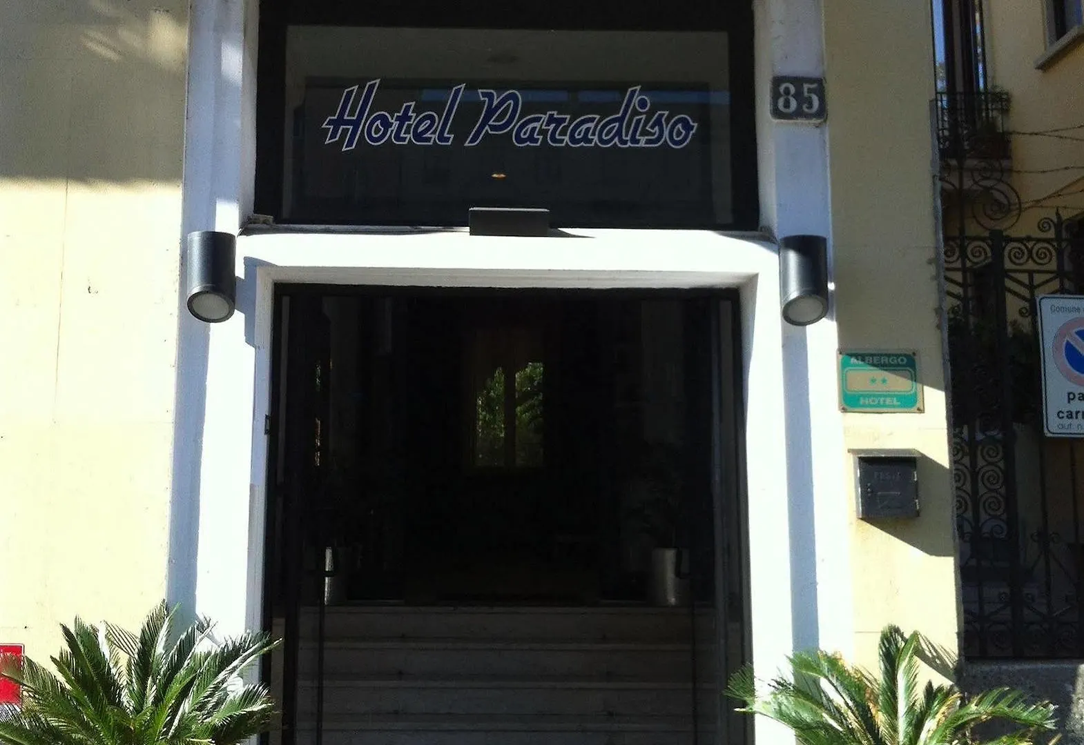 Hotel Paradiso Милан 2*,  Италия