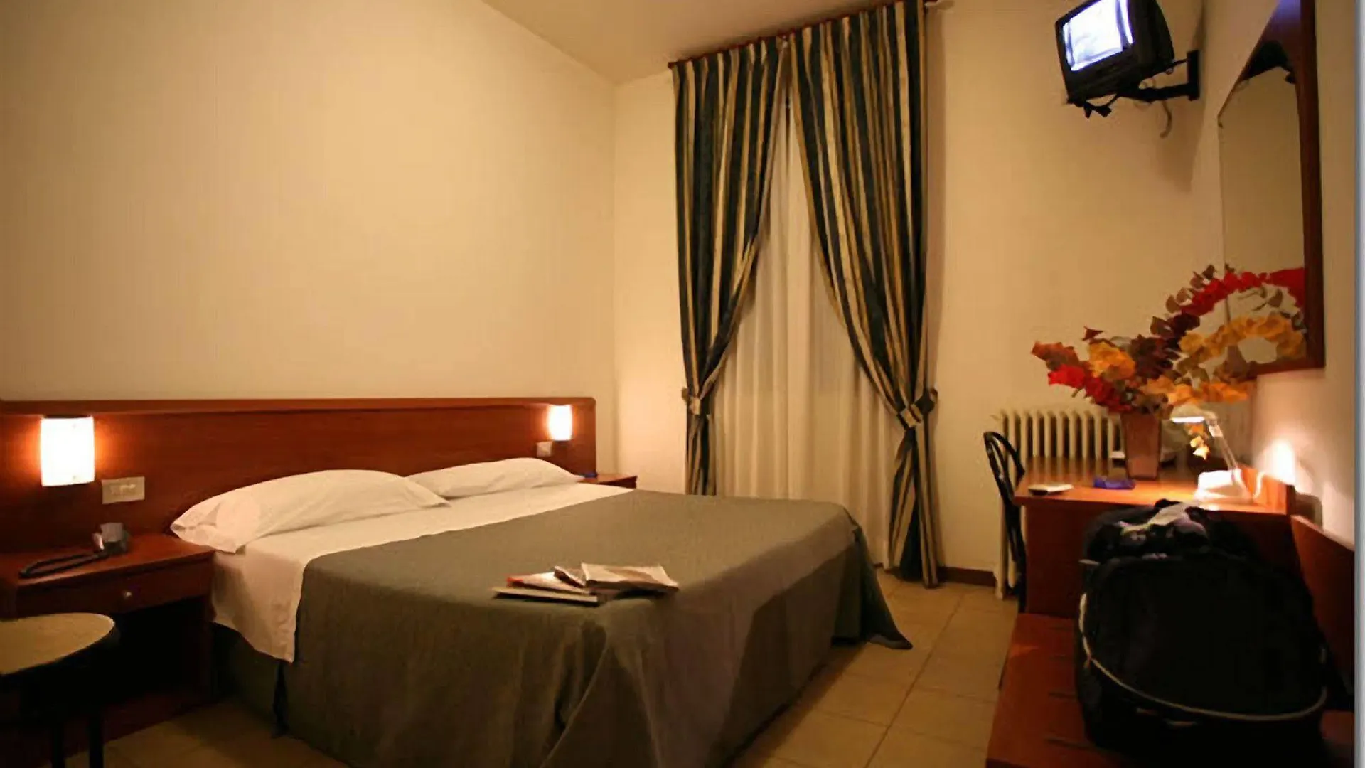 Hotel Paradiso Милан